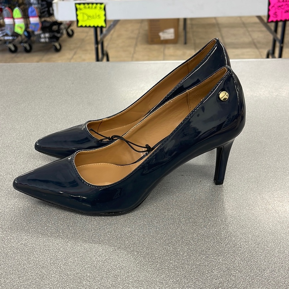 Brand new never worn navy blue Calvin Klein 3 inch heel size 6.5